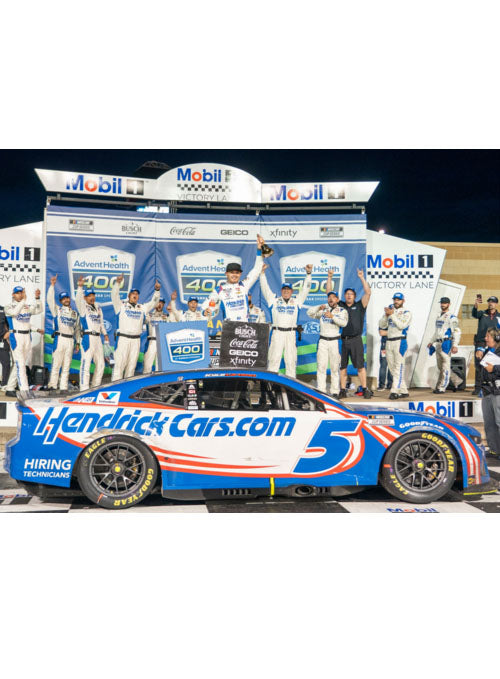 2024 Kyle Larson Kansas Win 1:24 Diecast - Actual Car Victory Lane Image